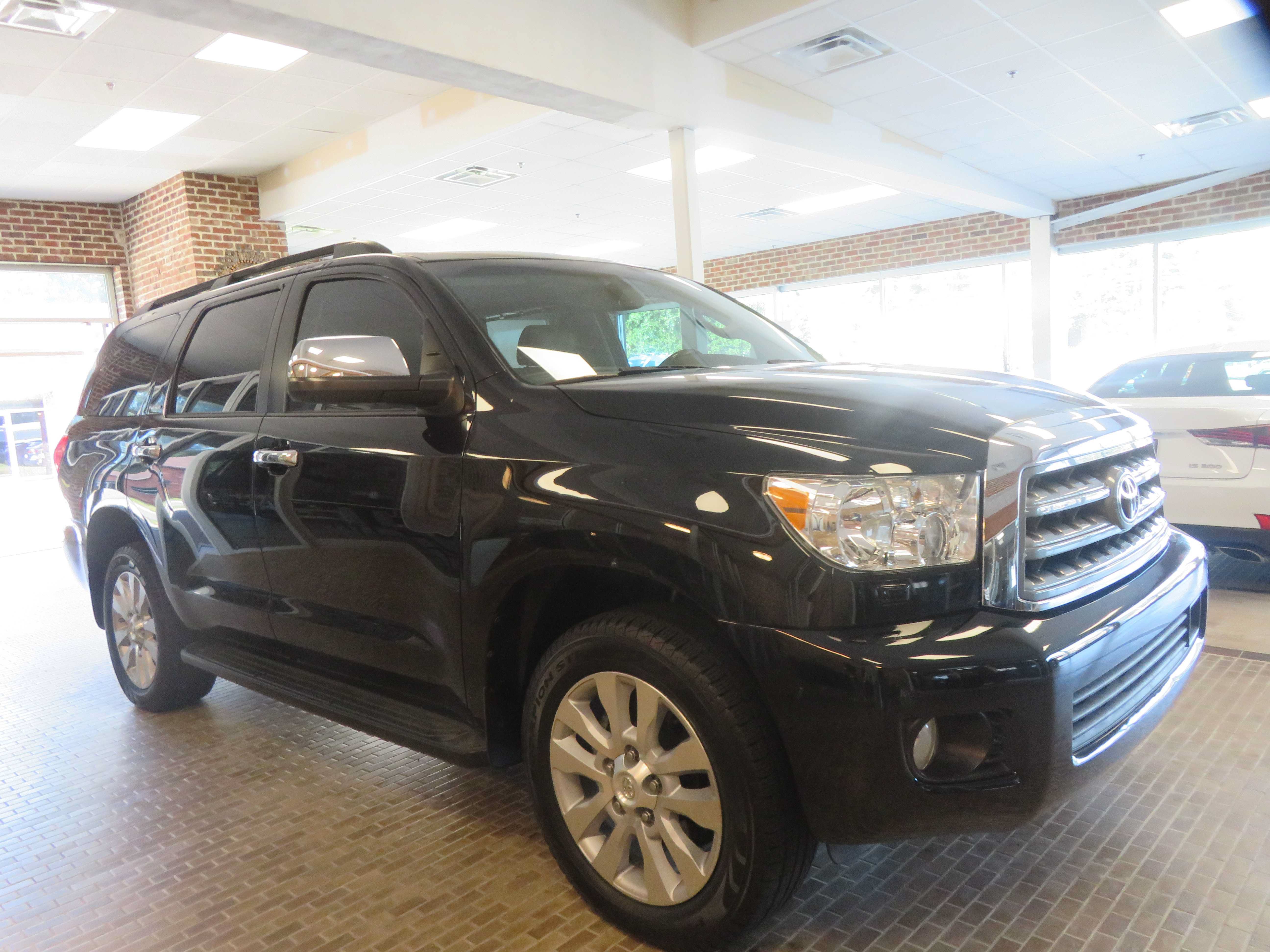 Used 2017 Toyota Sequoia Platinum RWD image 82