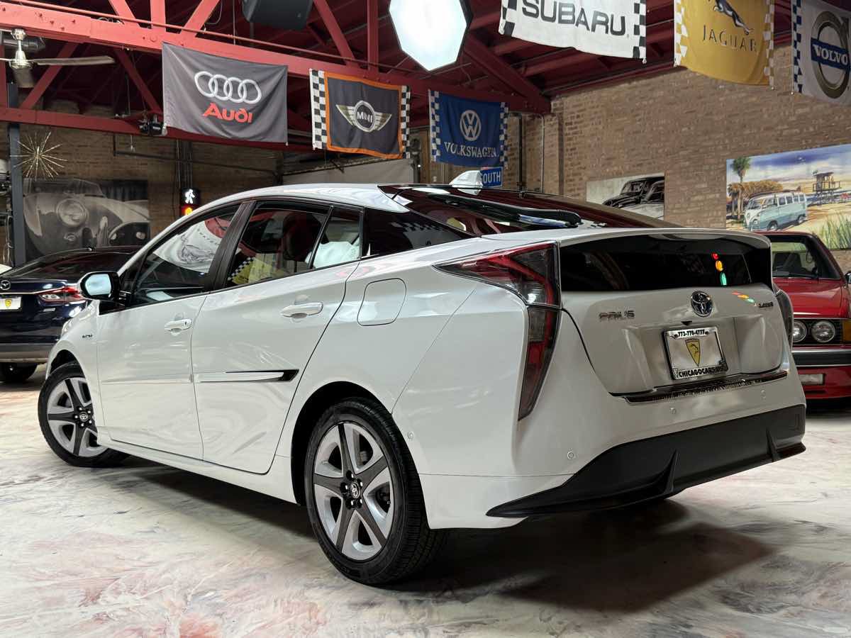 Used 2017 Toyota Prius Four Touring w/ Premium Convenience Package FWD image 6