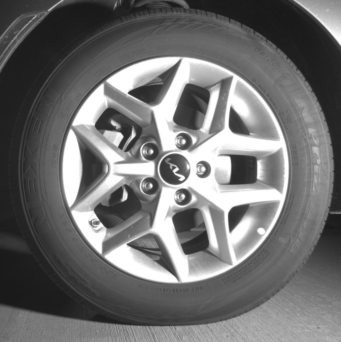 Used 2025 Kia Soul LX w/ LX Technology Package FWD image 12