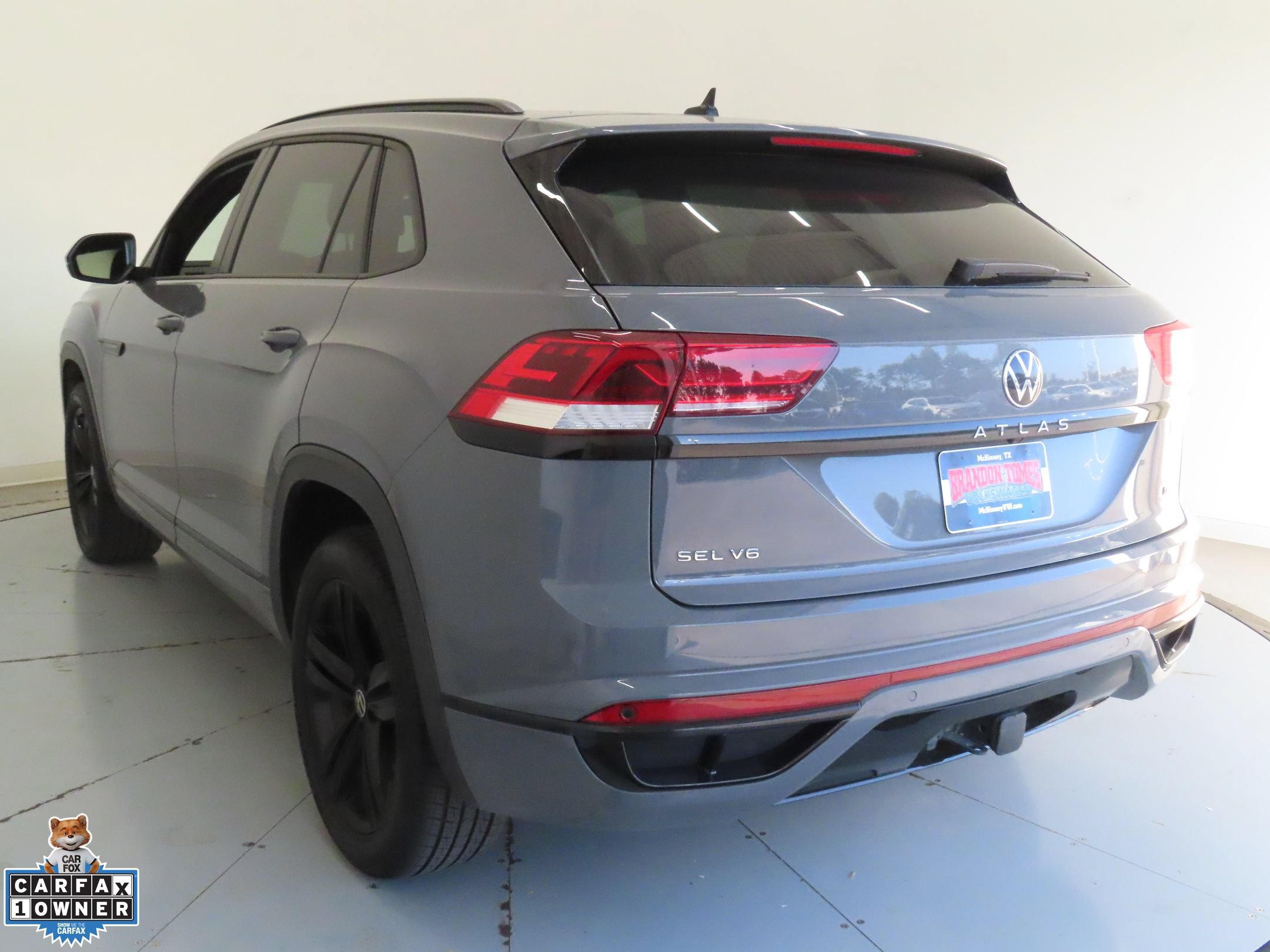 Used 2022 Volkswagen Atlas Cross Sport SEL R-Line AWD/4WD image 6