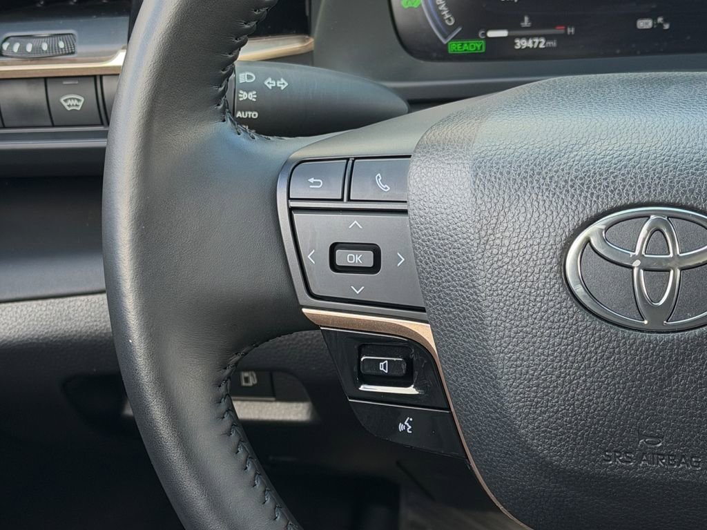 Used 2023 Toyota Crown XLE image 19