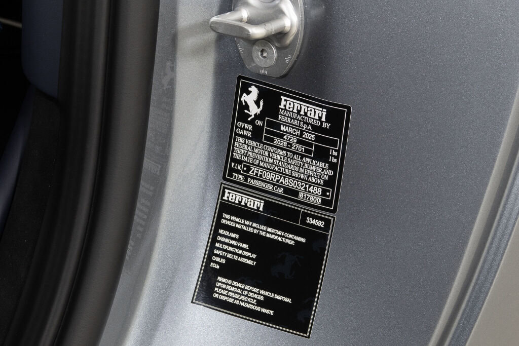 Used 2025 Ferrari Roma Spider image 27