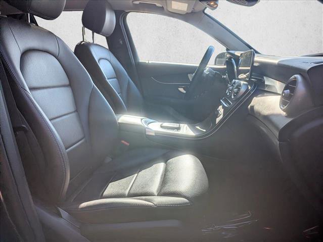 Used 2021 Mercedes-Benz GLC 300 4MATIC image 23