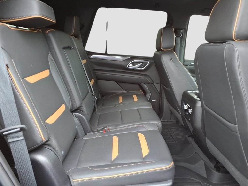 Used 2023 GMC Yukon AT4 w/ Technology Package AWD/4WD image 12