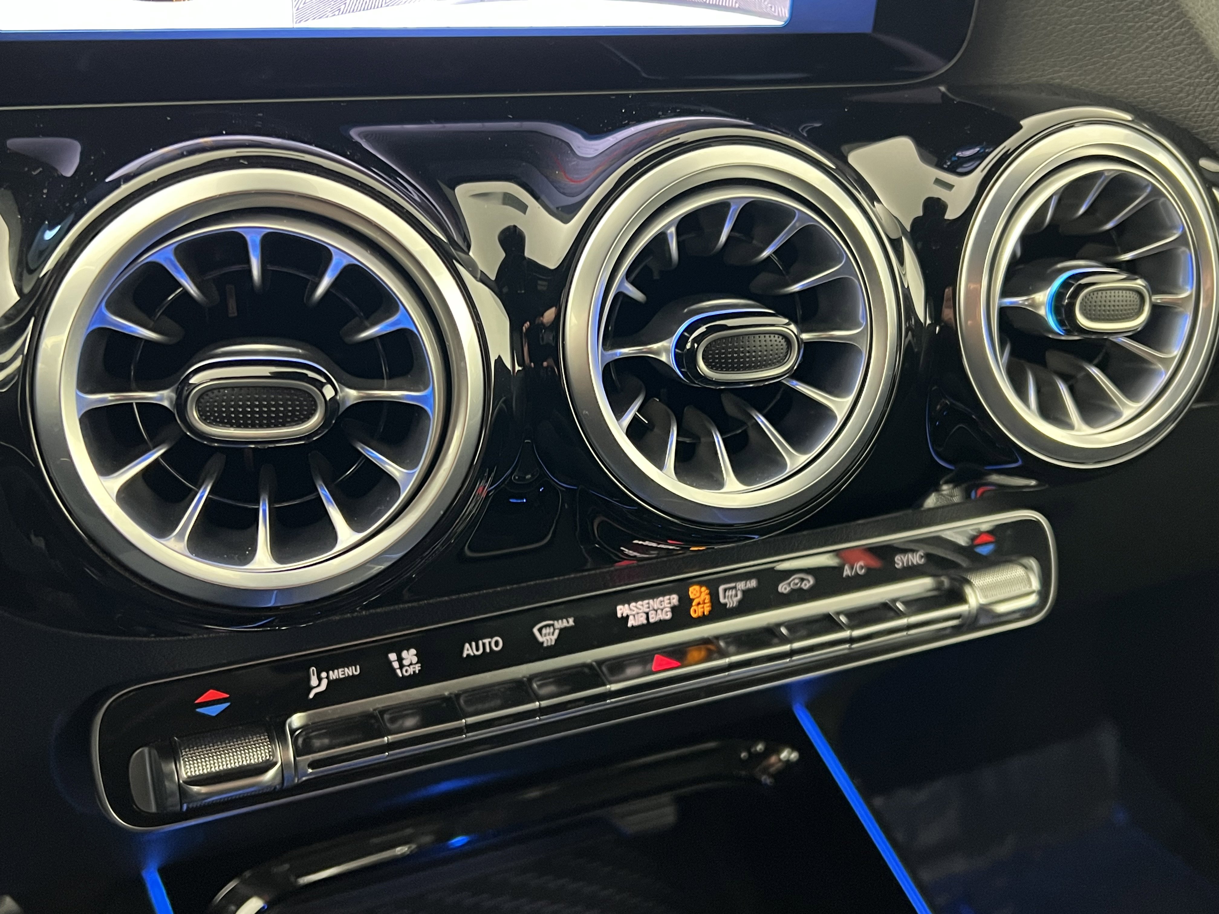 Certified 2025 Mercedes-Benz GLA 35 AMG 4MATIC image 32