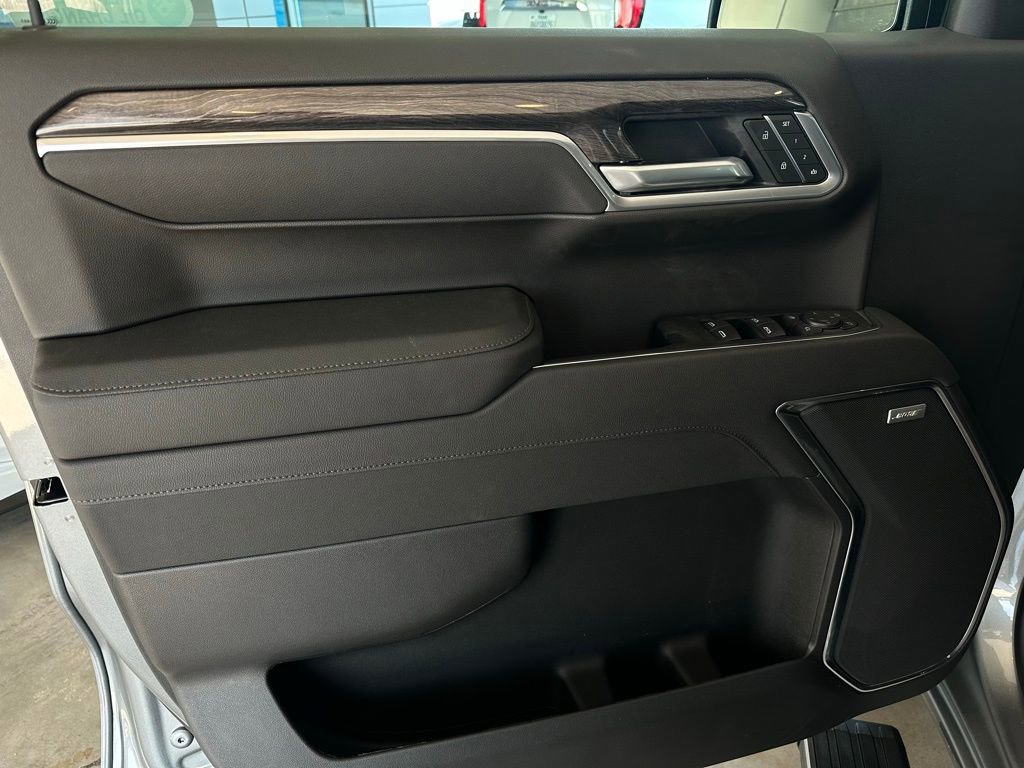 New 2026 Chevrolet Silverado 1500 LTZ w/ LTZ Premium Package image 9