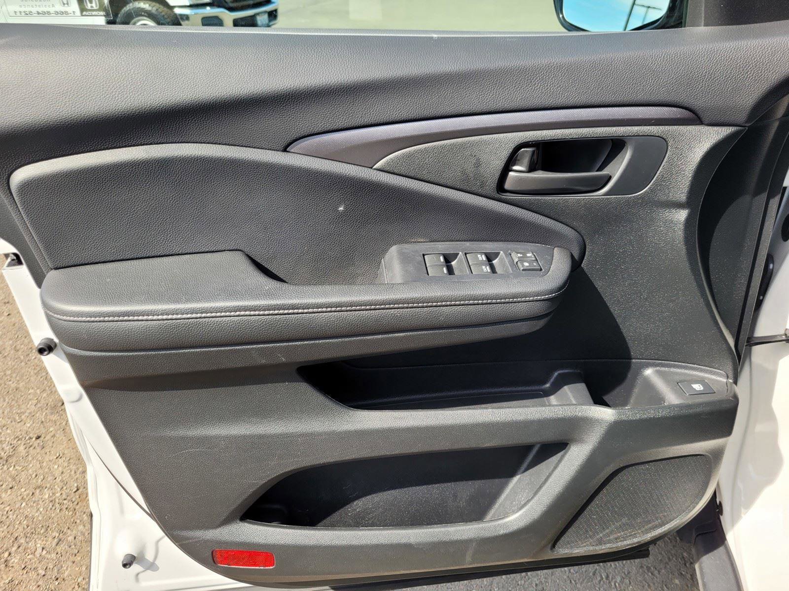 Used 2025 Honda Ridgeline Sport image 21