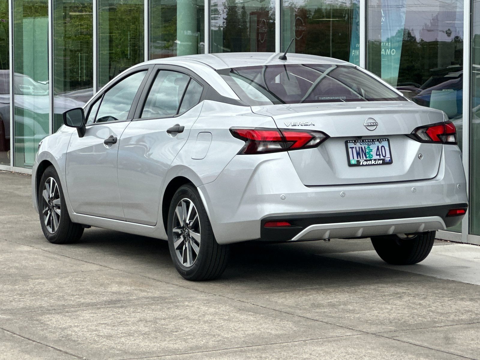 Used 2025 Nissan Versa S w/ S Plus Package FWD image 5