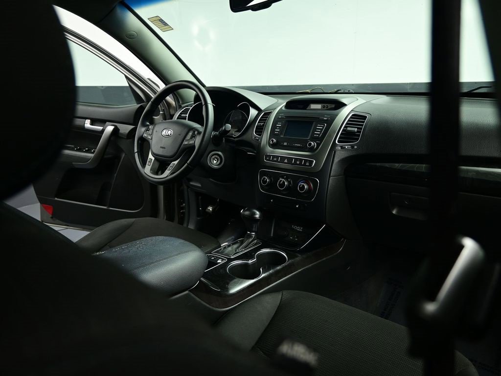 Used 2015 Kia Sorento LX image 28