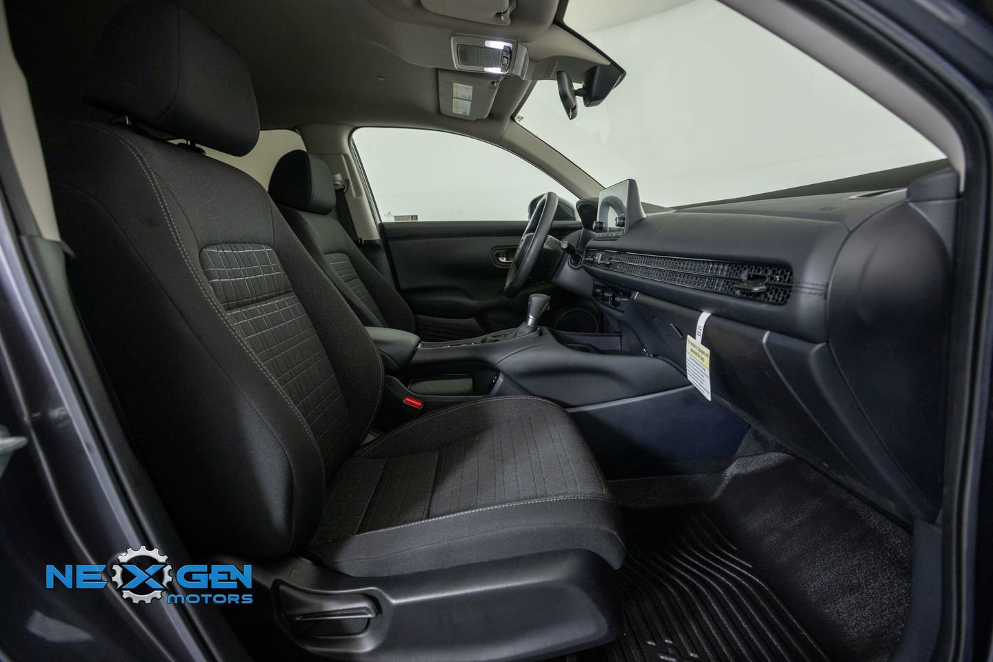 Used 2024 Honda HR-V LX image 41