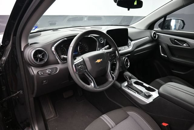 Used 2025 Chevrolet Blazer LT FWD image 18