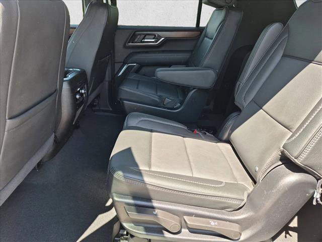 Used 2025 GMC Yukon XL Denali AWD/4WD image 26
