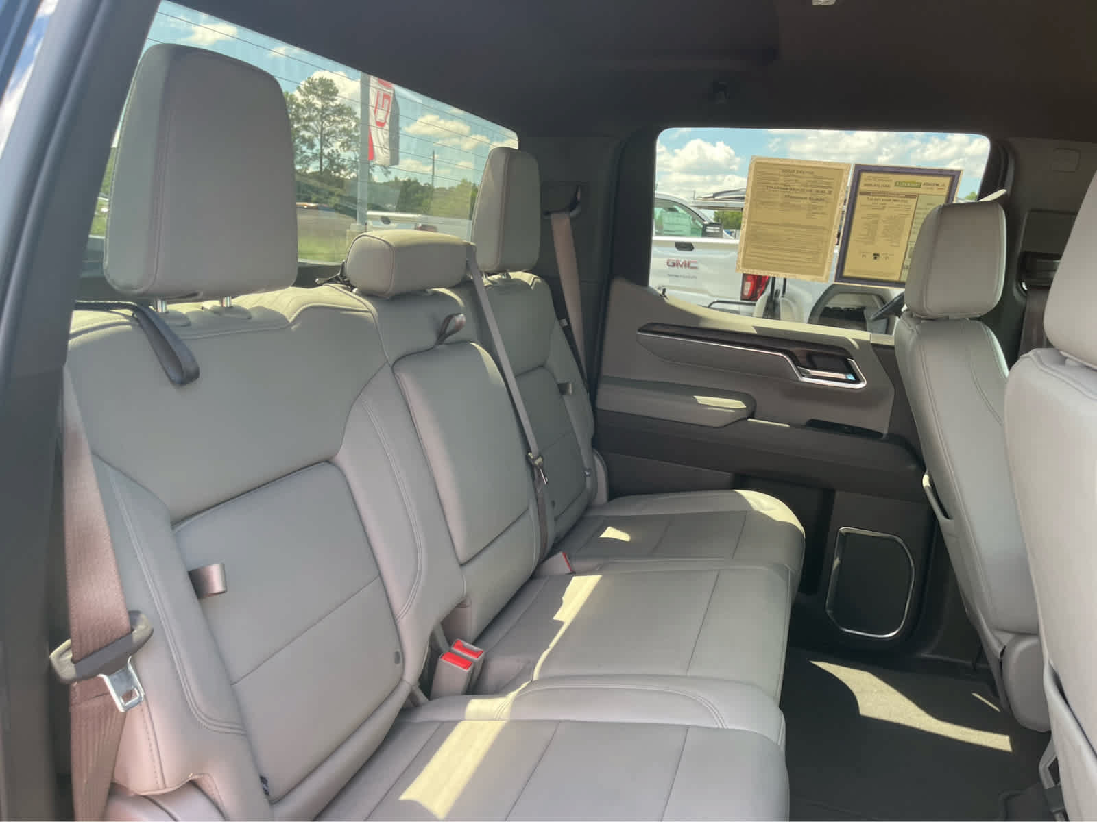Used 2025 GMC Sierra 1500 SLT AWD/4WD image 22