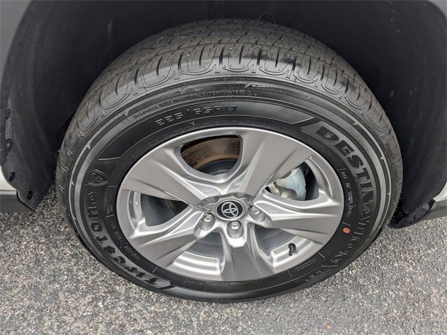 Used 2025 Toyota RAV4 XLE image 11