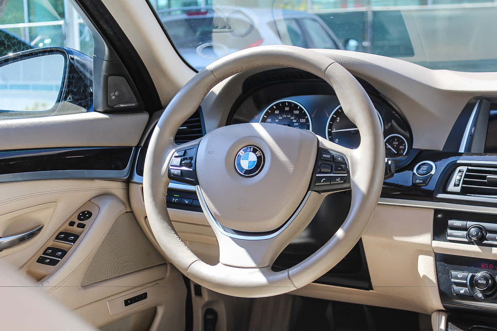 Used 2014 BMW 528i xDrive Sedan AWD/4WD image 14