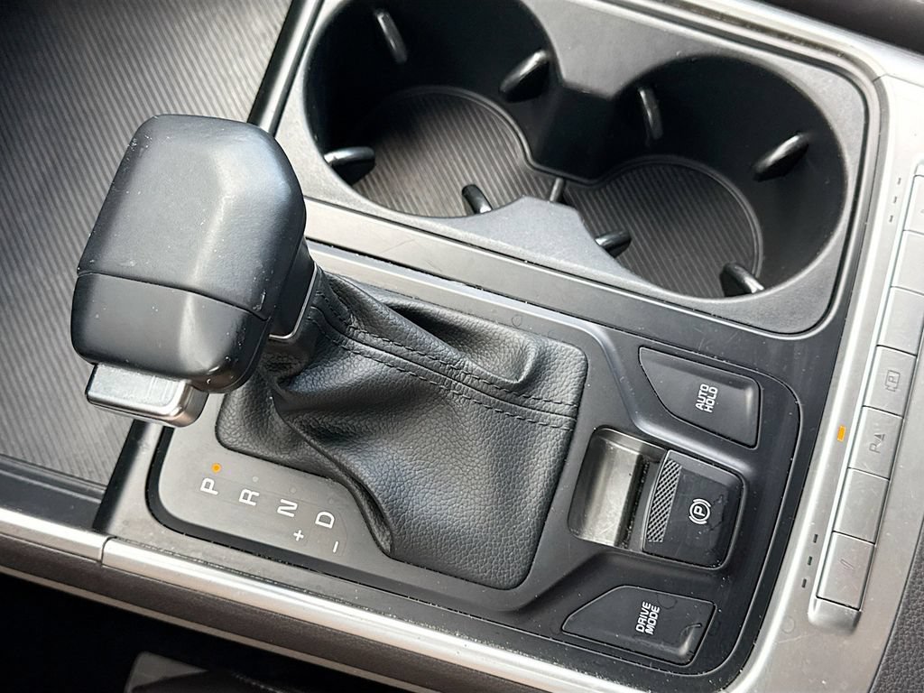 Certified 2025 Kia Carnival FWD image 26