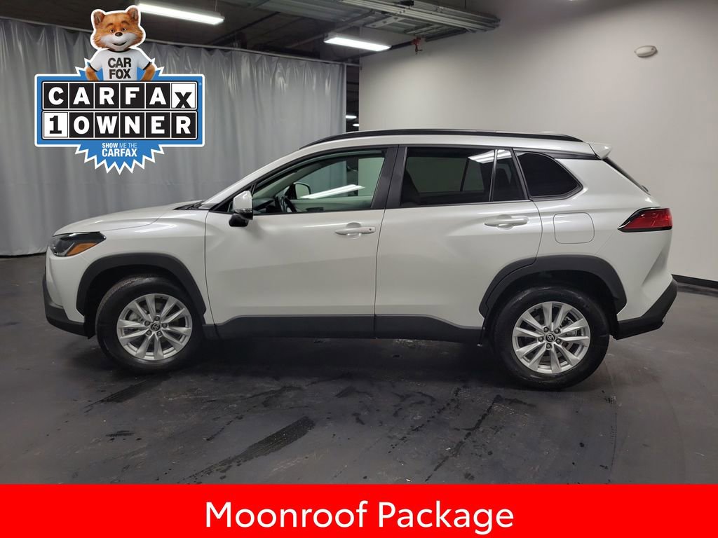 Used 2023 Toyota Corolla Cross LE w/ Moonroof Package image 5