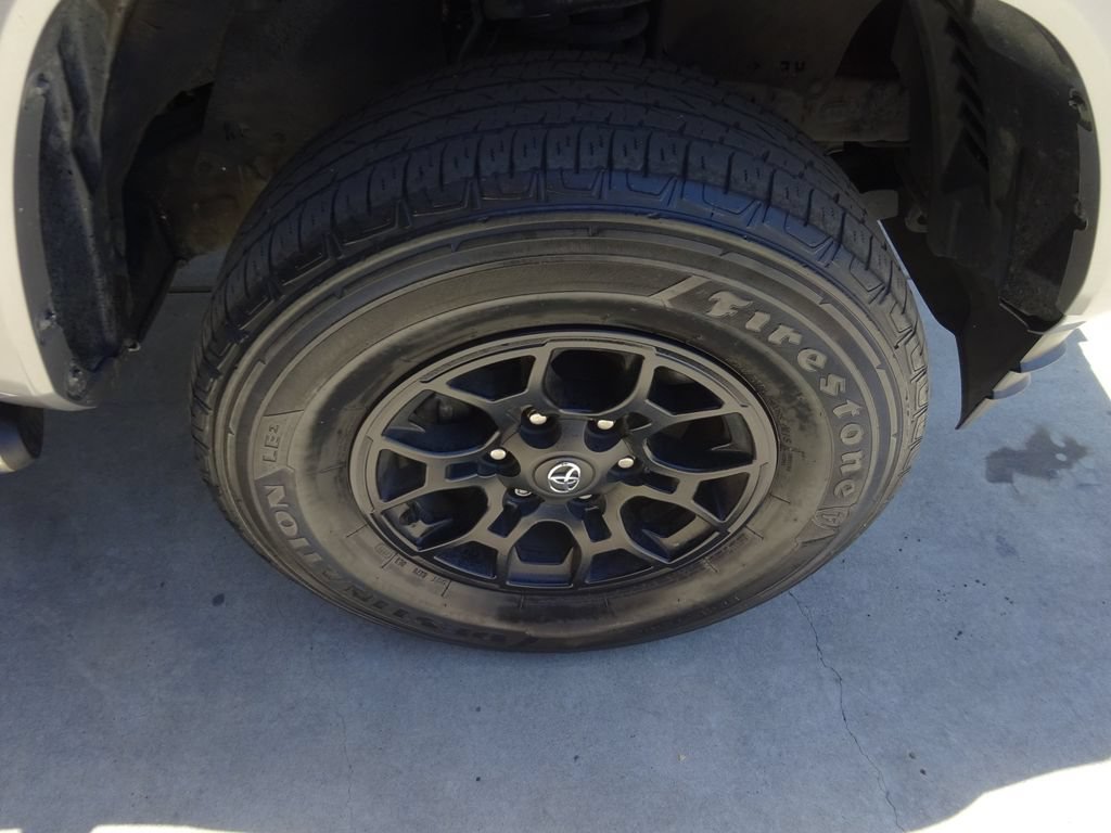 Used 2021 Toyota Tacoma SR5 RWD image 12