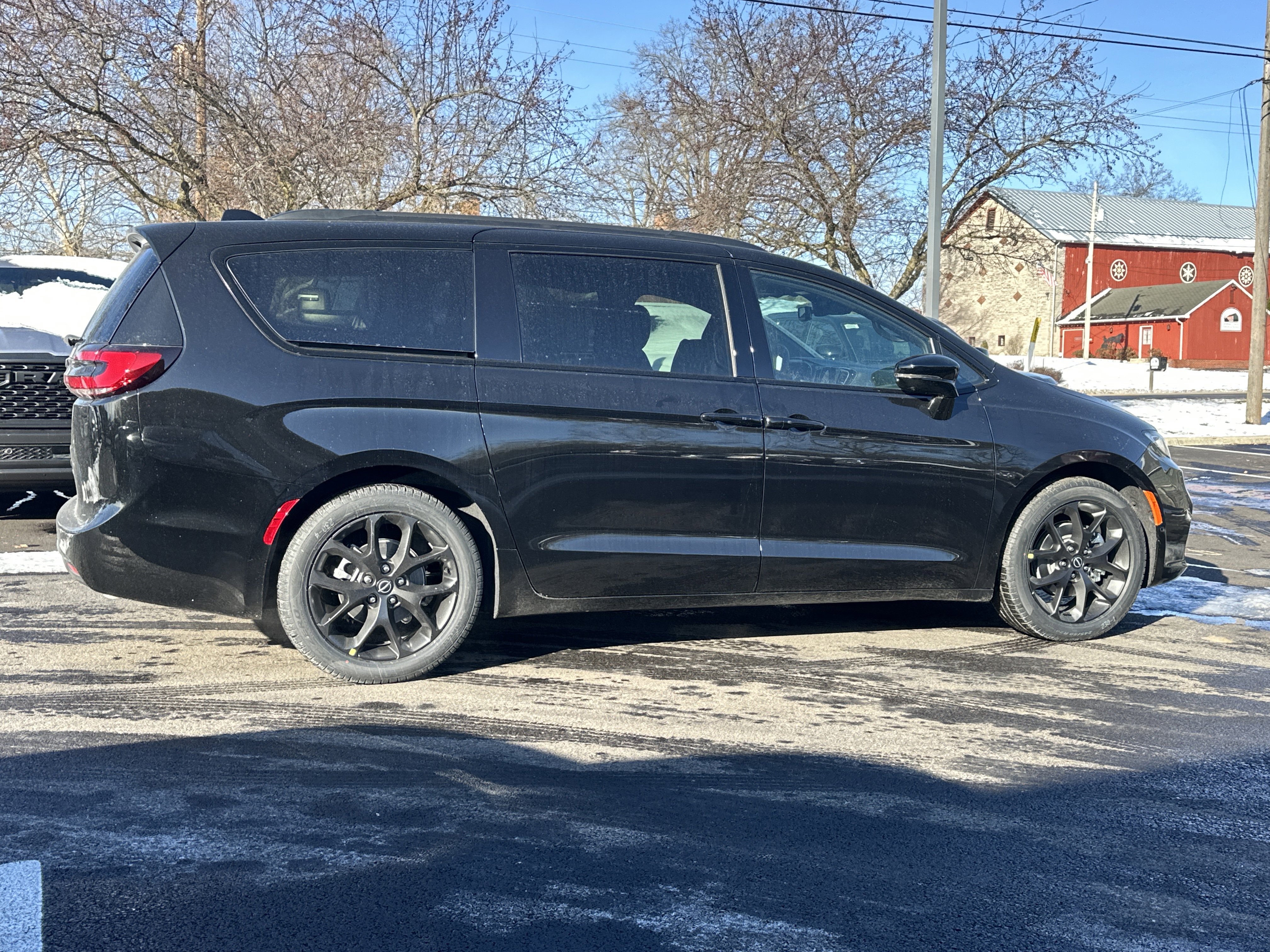 New 2026 Chrysler Pacifica Select w/ S Appearance Package FWD image 19