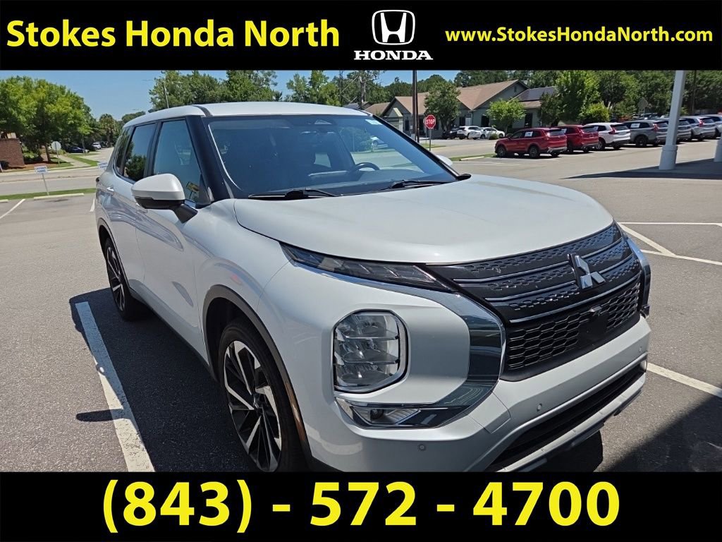 Used 2023 Mitsubishi Outlander SE FWD image 3