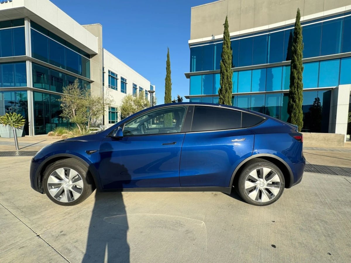 Used 2023 Tesla Model Y Long Range AWD/4WD image 5