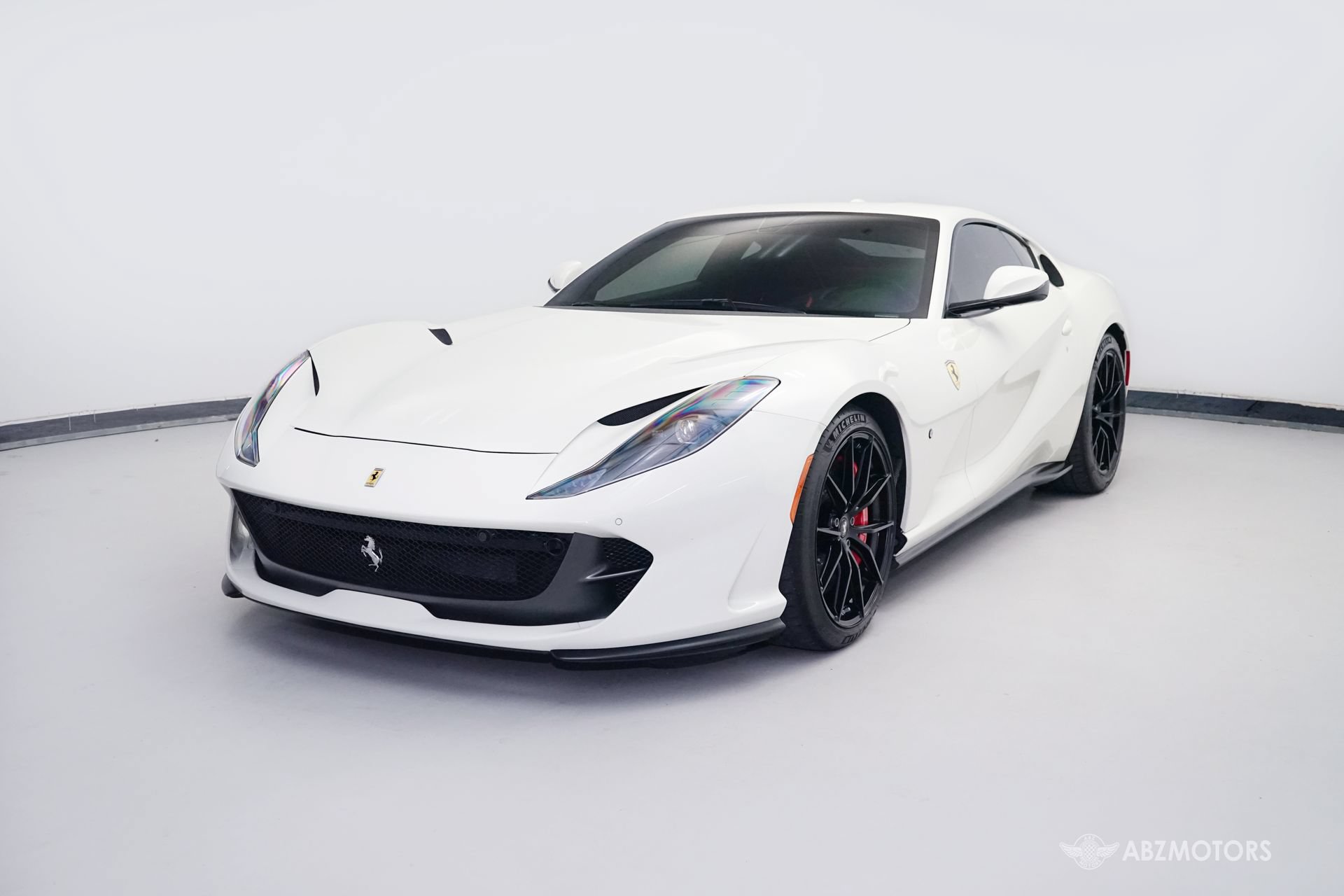 Used 2019 Ferrari 812 Superfast RWD image 2