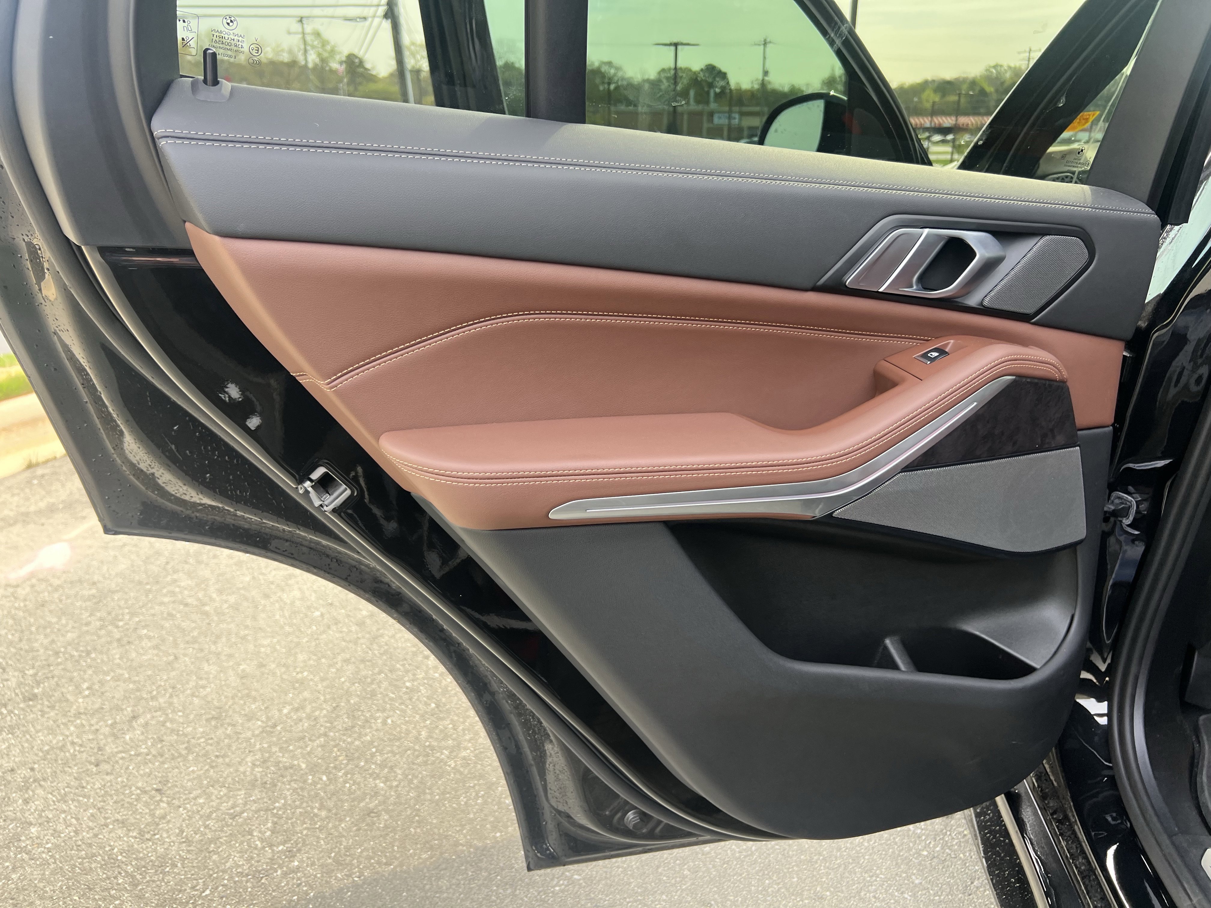 Used 2024 BMW X5 xDrive40i w/ M Sport Package image 29