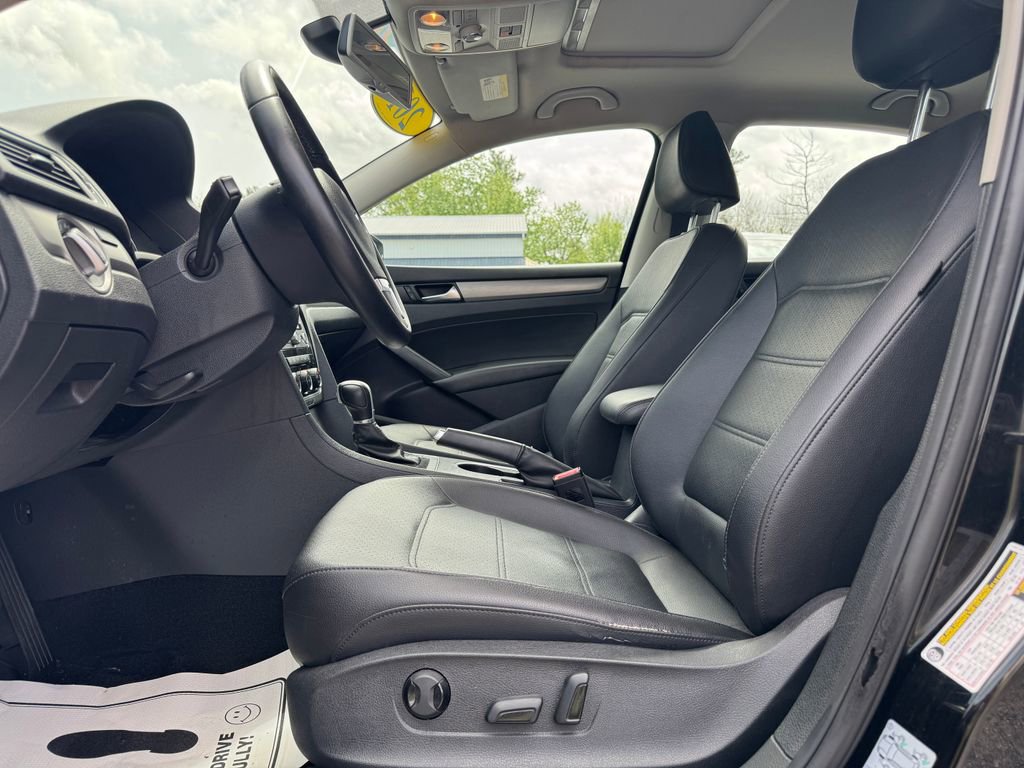 Used 2014 Volkswagen Passat 2.5 SE FWD image 13