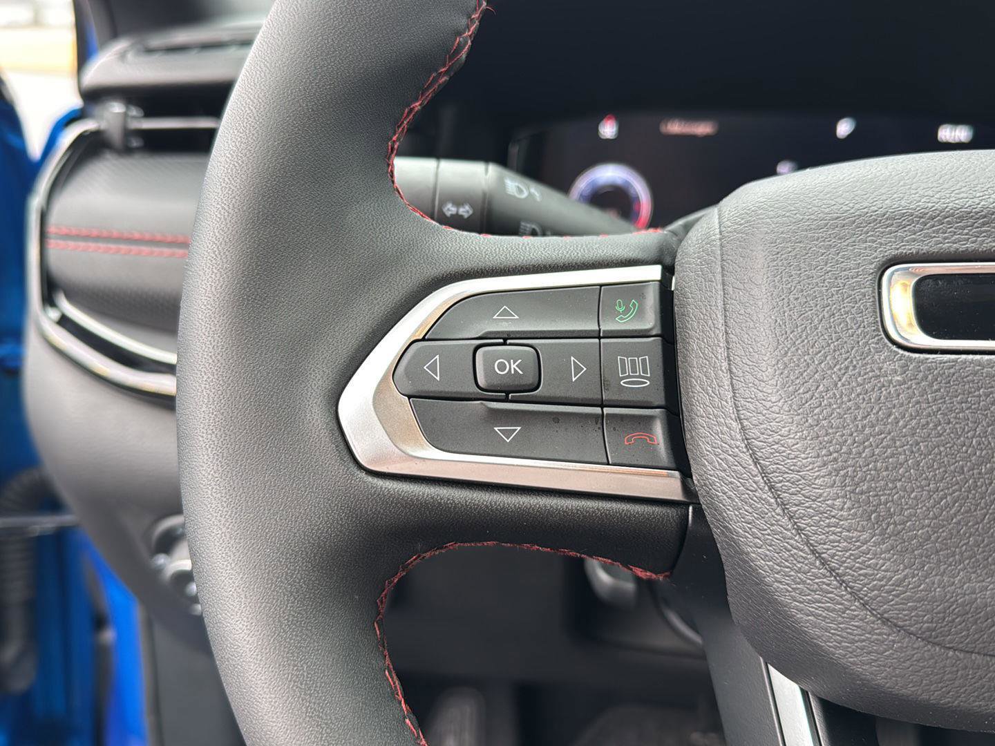 Used 2024 Jeep Compass Trailhawk w/ Trailhawk Elite Group image 18