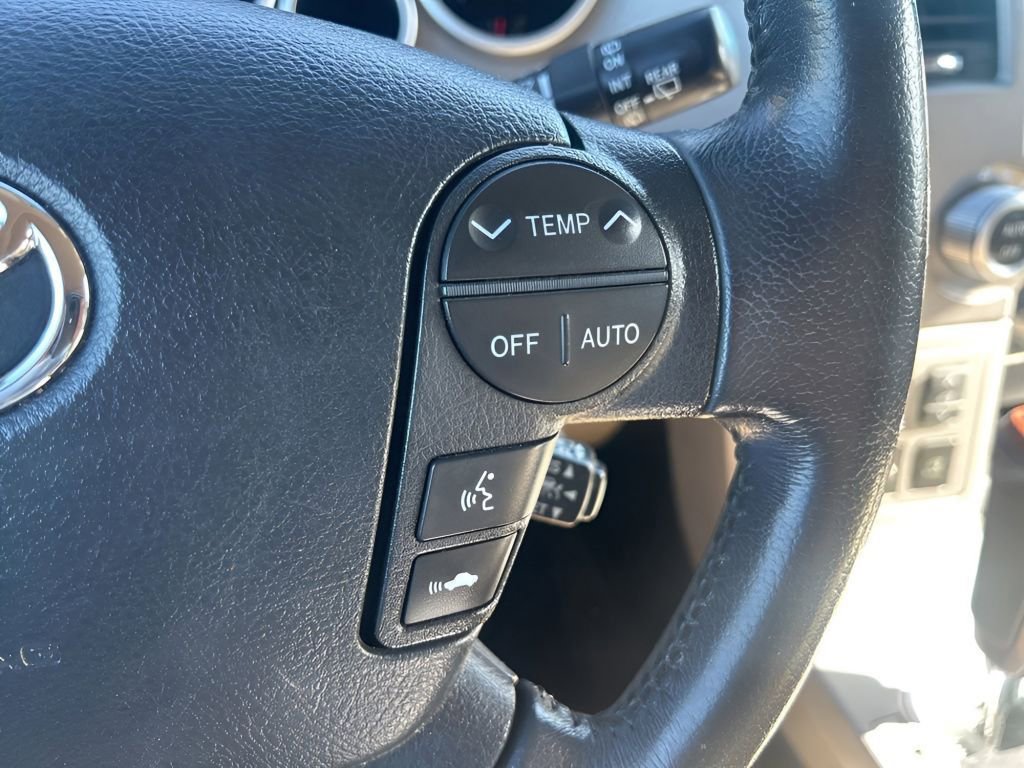 Used 2013 Toyota Sequoia Platinum AWD/4WD image 25