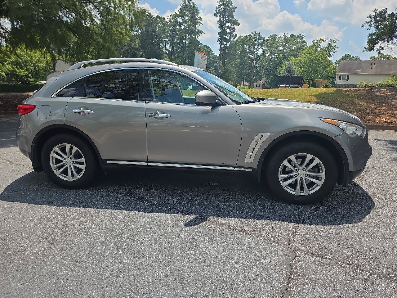 Used 2010 INFINITI FX35 AWD w/ Navigation Pkg image 6