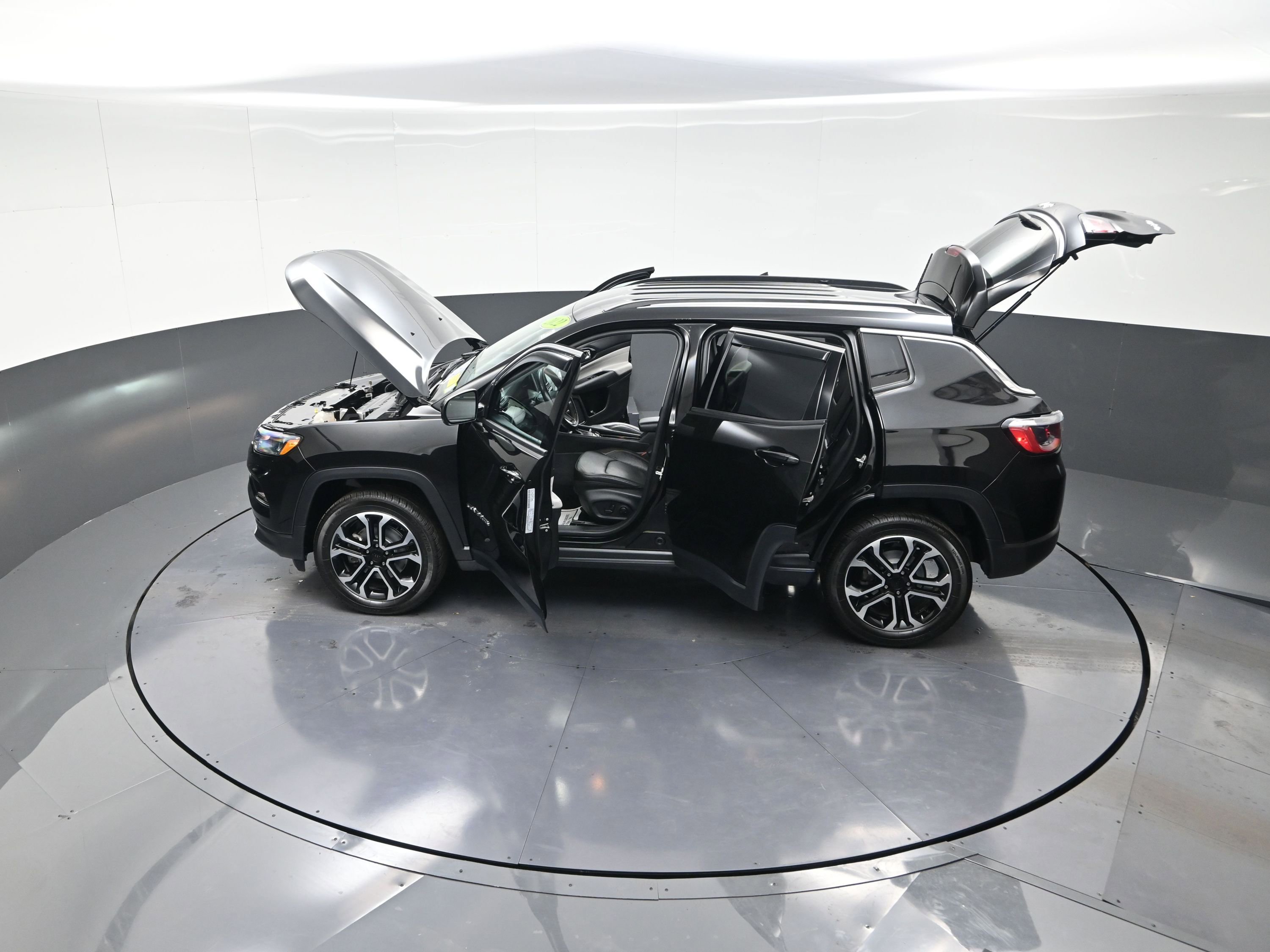 Used 2022 Jeep Compass Limited image 15