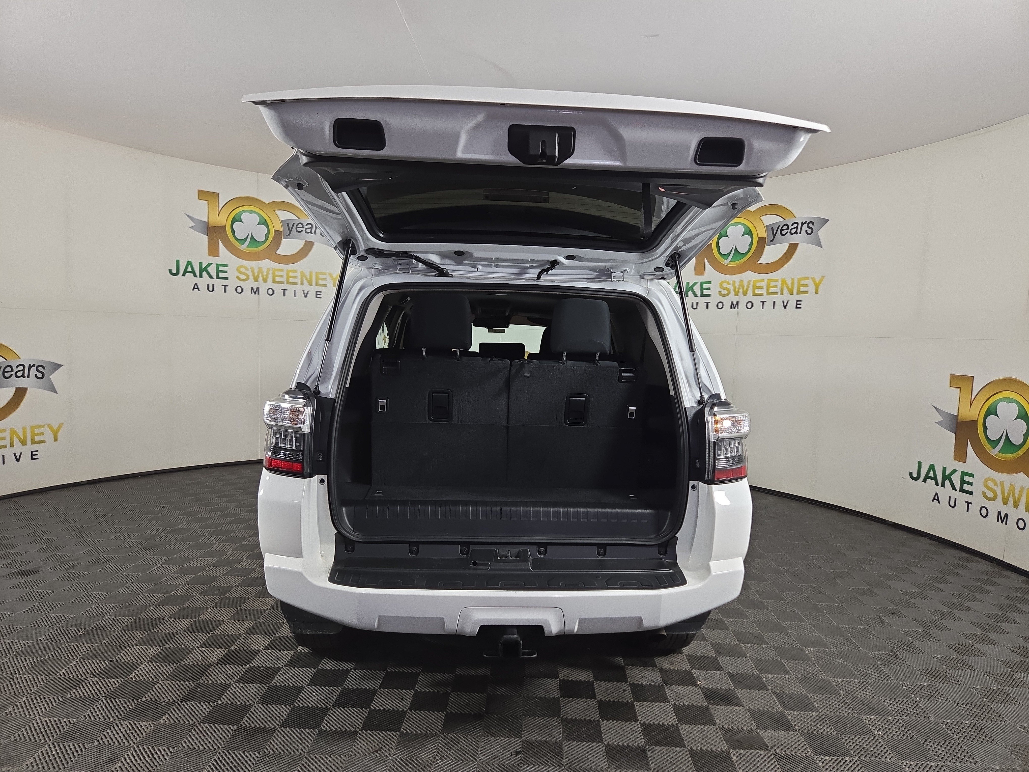 Used 2024 Toyota 4Runner SR5 AWD/4WD image 31