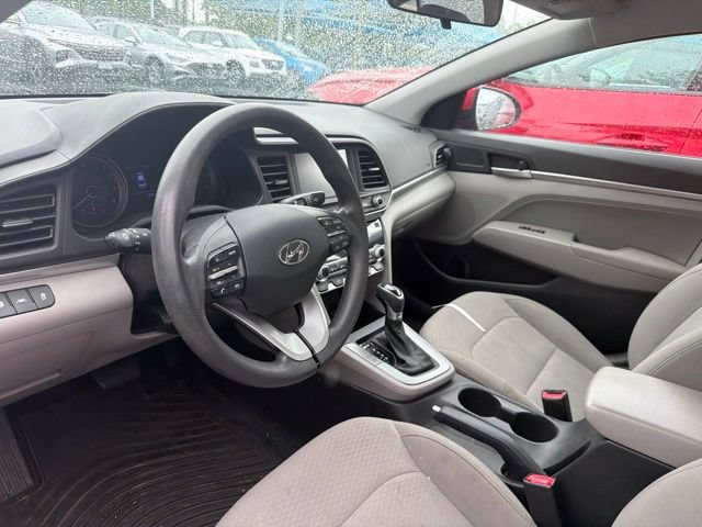 Used 2020 Hyundai Elantra SEL w/ Winter Weather Package FWD image 11