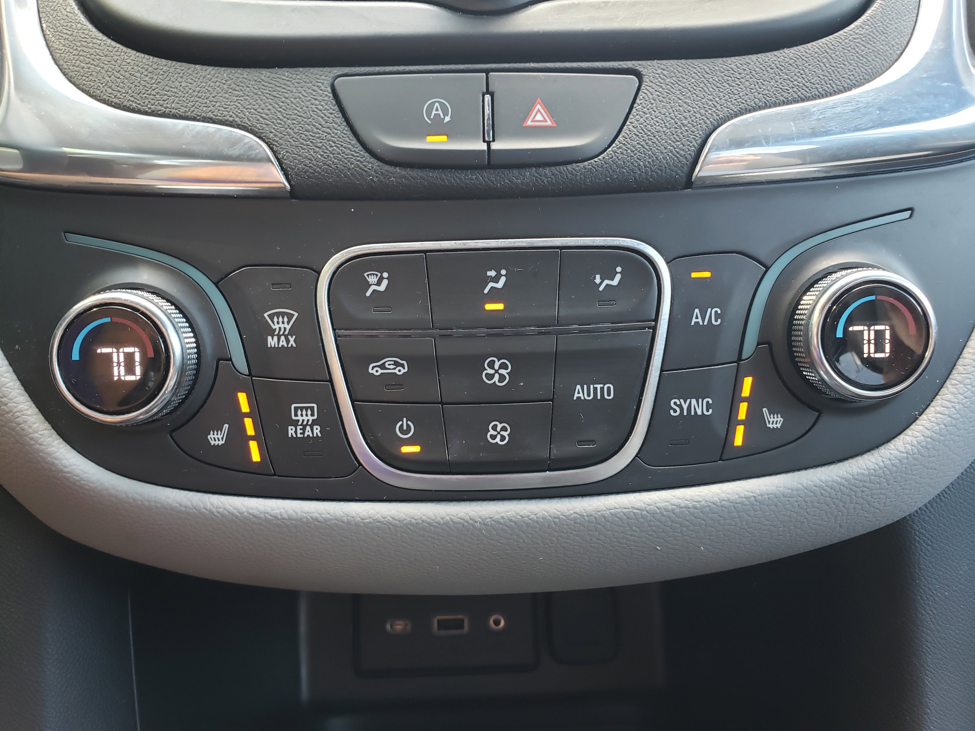 Used 2024 Chevrolet Equinox LT image 25