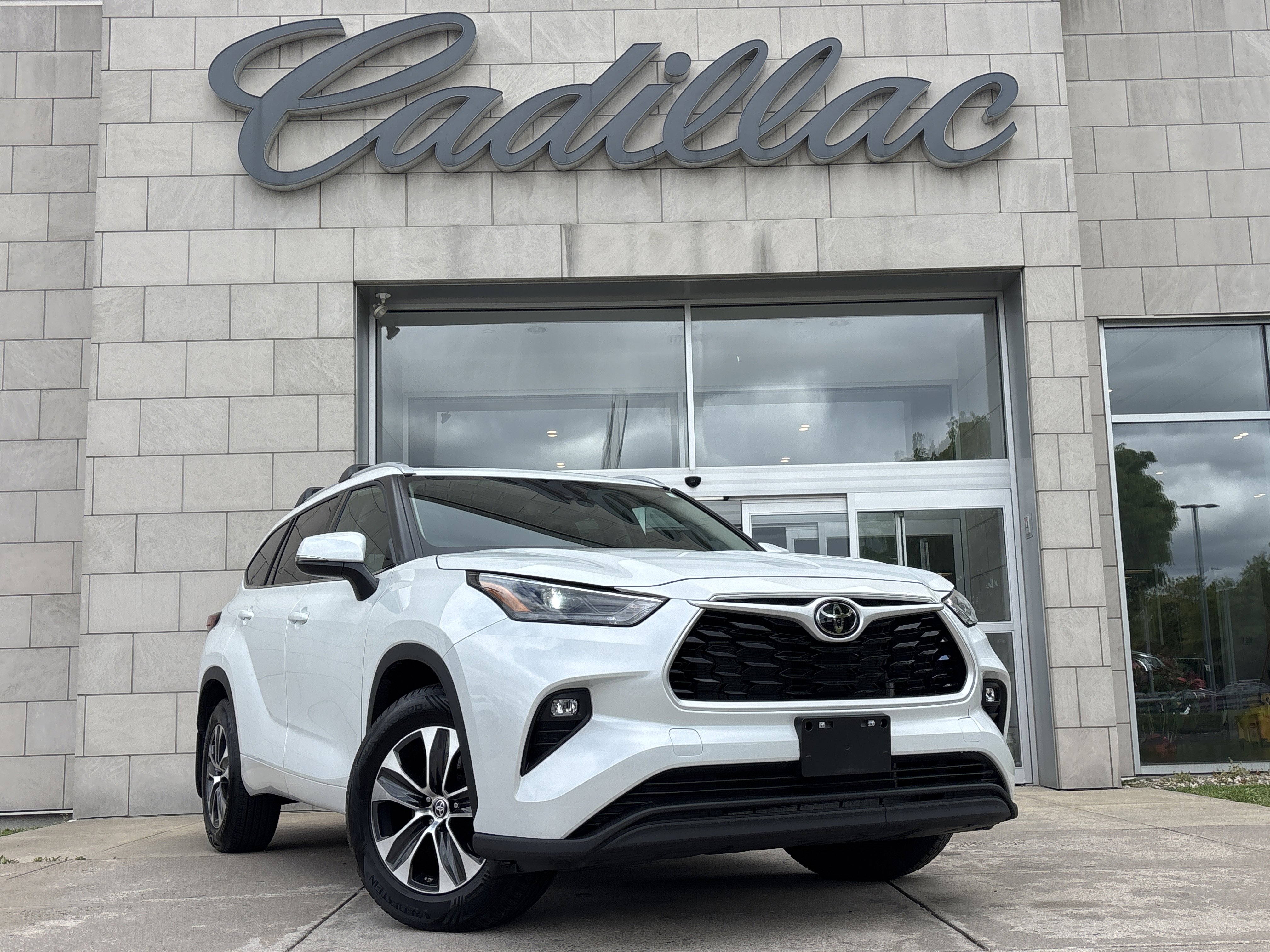 Used 2022 Toyota Highlander XLE