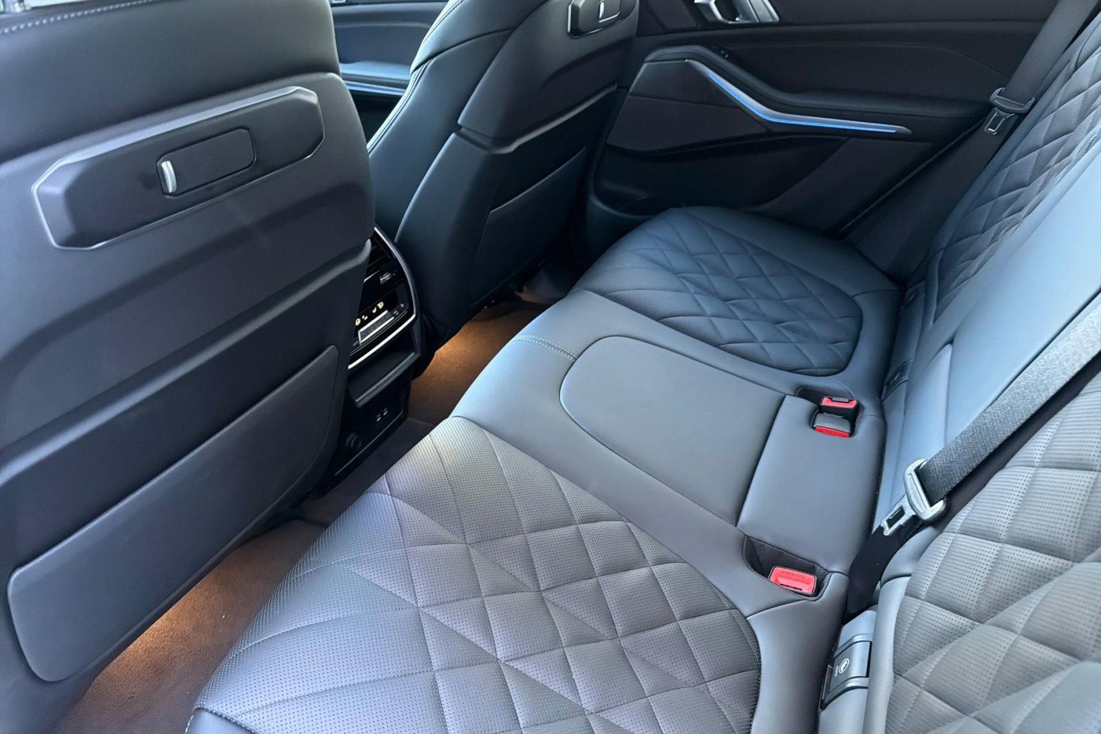 Used 2026 BMW X5 xDrive40i w/ Climate Comfort Package image 15