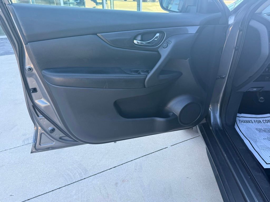 Used 2019 Nissan Rogue S w/ Special Edition Package FWD image 28