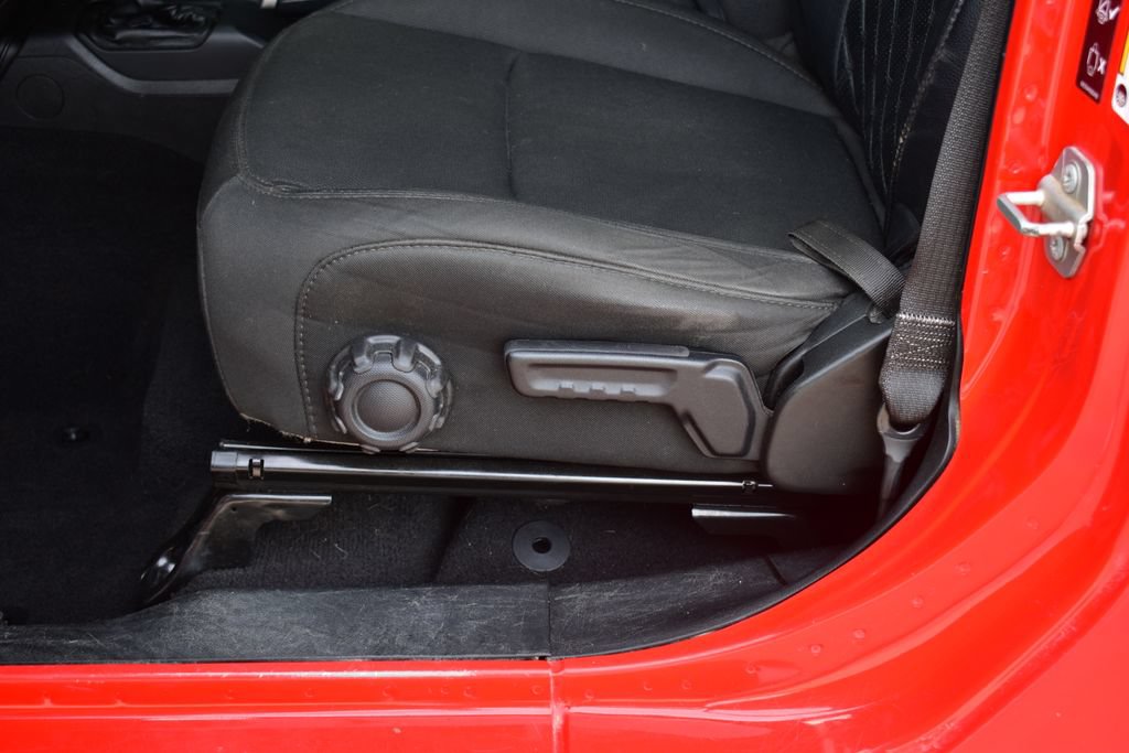 Used 2021 Jeep Wrangler Unlimited Sport AWD/4WD image 17