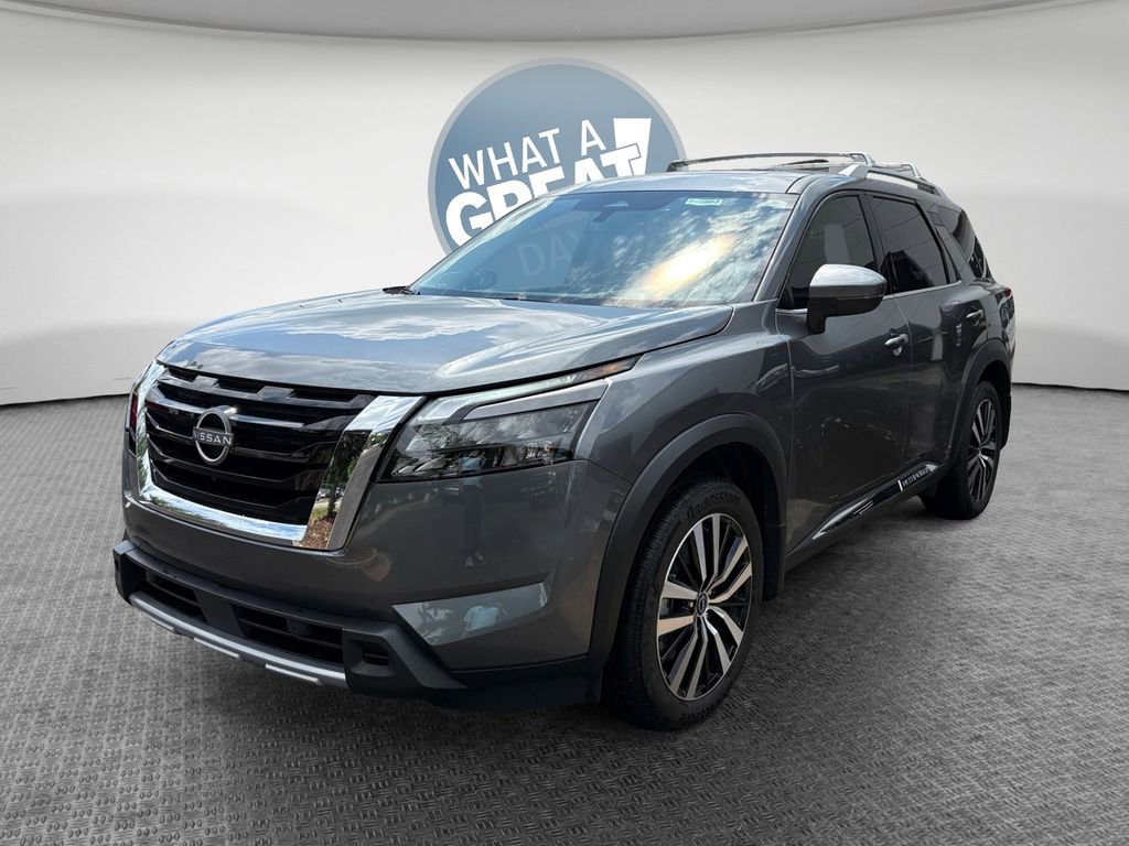 Used 2025 Nissan Pathfinder Platinum w/ Cargo Package FWD image 8