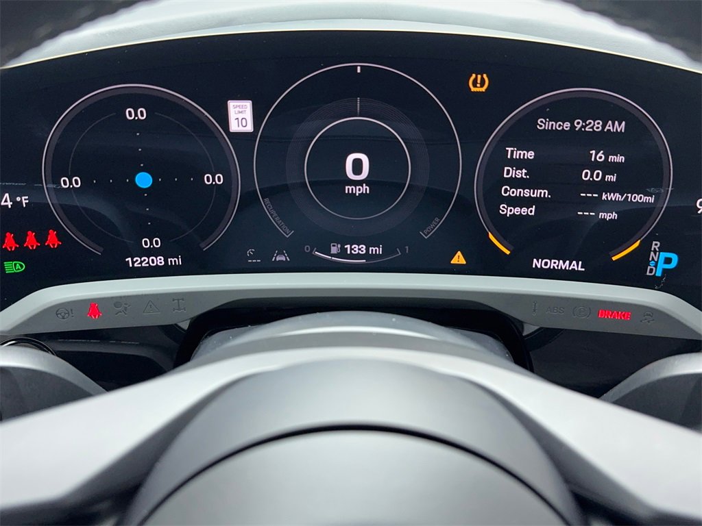 Used 2023 Porsche Taycan 4S image 21