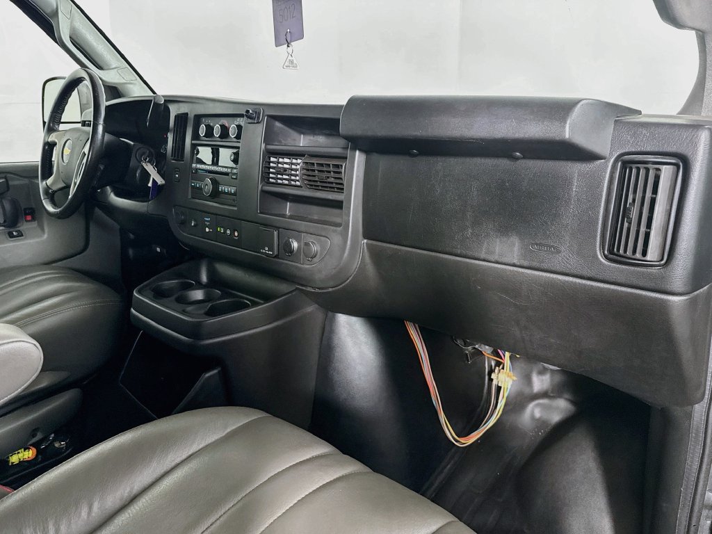 Used 2017 Chevrolet Express 3500 LS RWD image 32