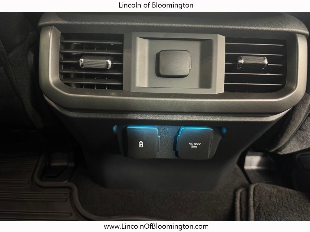 Used 2025 Ford F150 Lariat AWD/4WD image 17