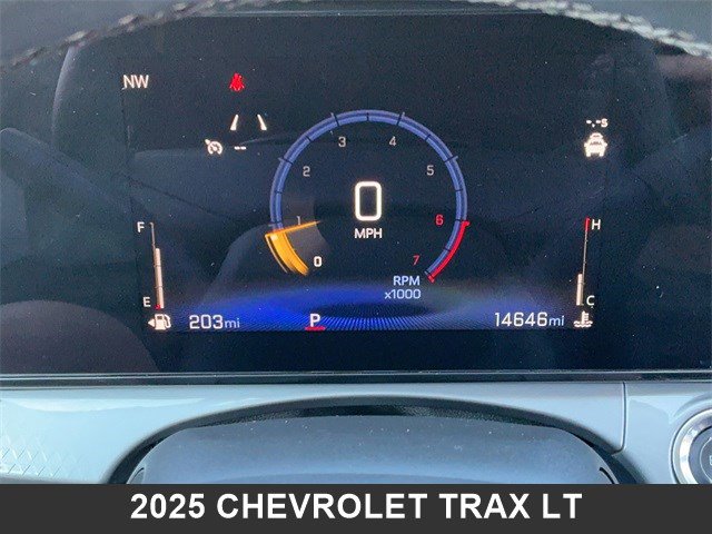 Used 2025 Chevrolet Trax LT w/ LT Convenience Package image 24