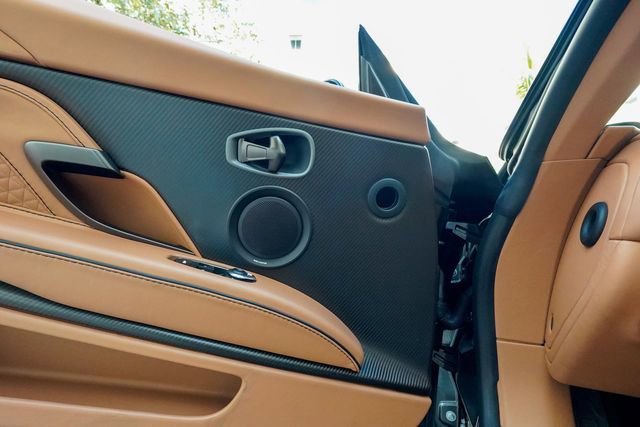 Used 2023 Aston Martin DBS Volante image 66