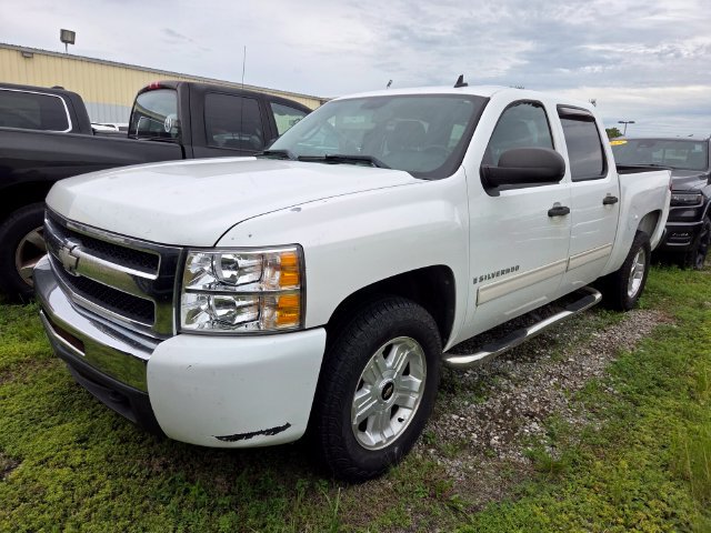 Used 2009 Chevrolet Silverado 1500 LT w/ Power Pack Plus AWD/4WD image 3