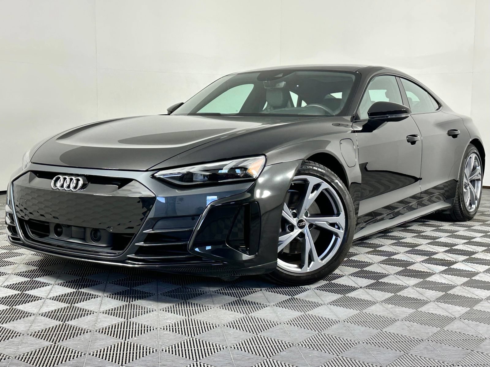 Used 2024 Audi e-tron GT Premium Plus AWD/4WD image 42