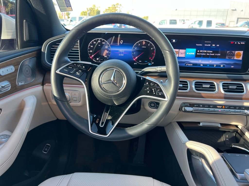 Used 2024 Mercedes-Benz GLS 450 4MATIC image 15