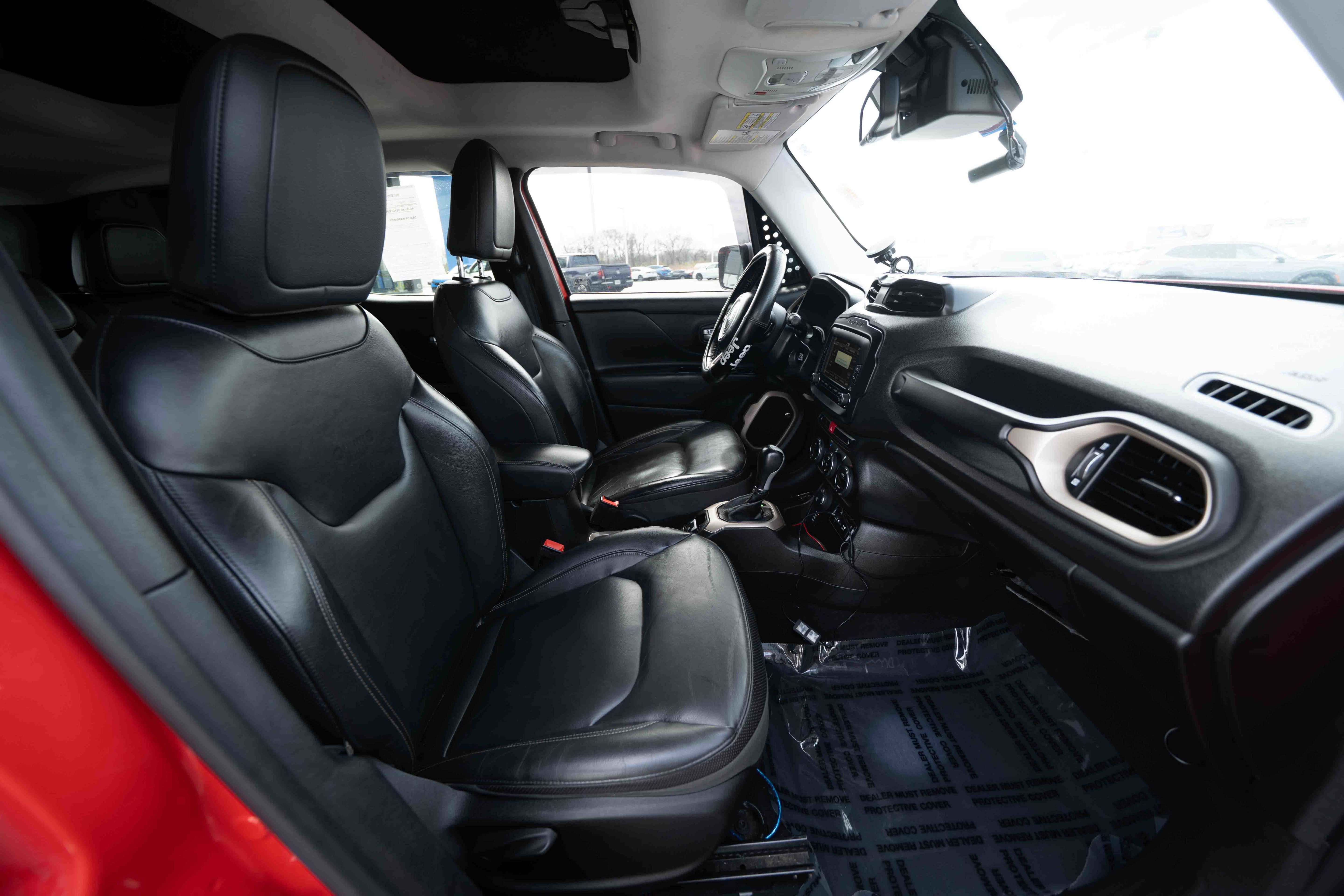 Used 2017 Jeep Renegade Limited image 27