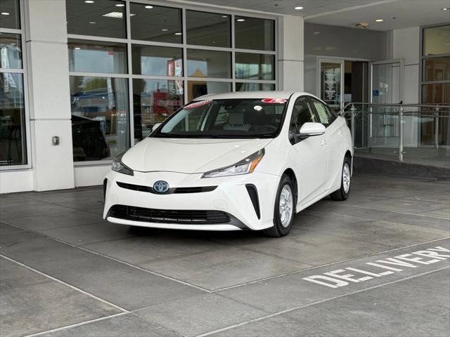 Certified 2019 Toyota Prius L Eco FWD image 2